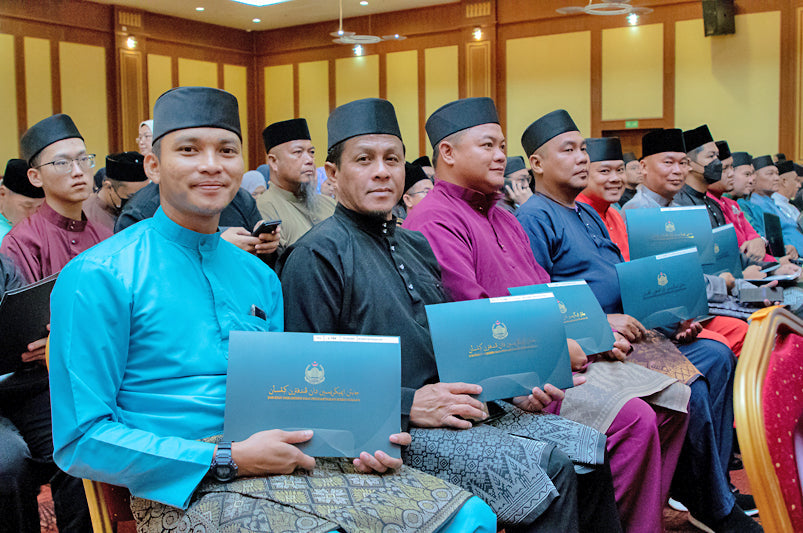764 Recipients Awarded Citizenship Certificates - The House of Bolkiah